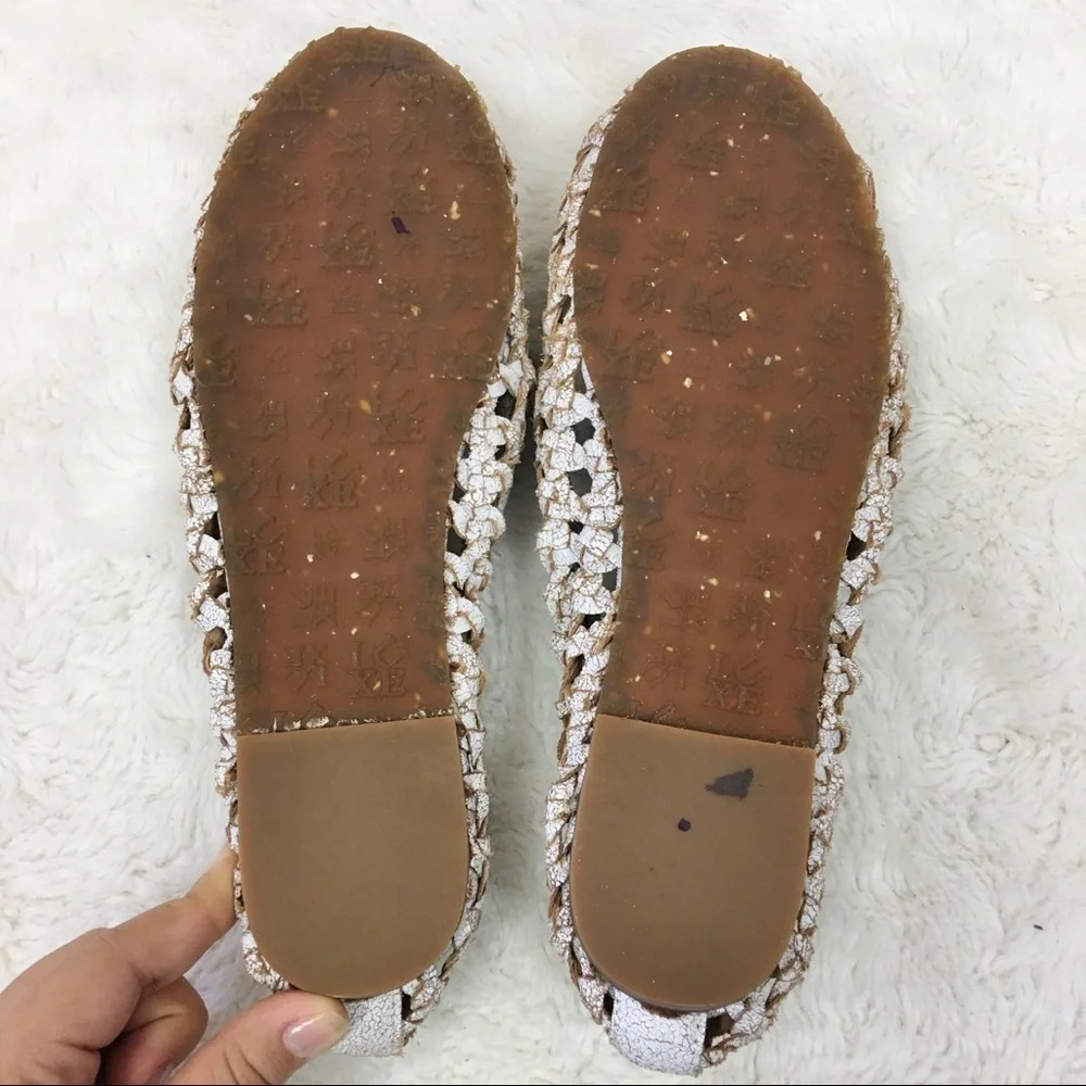 Australia Luxe Collection Flats Size 7